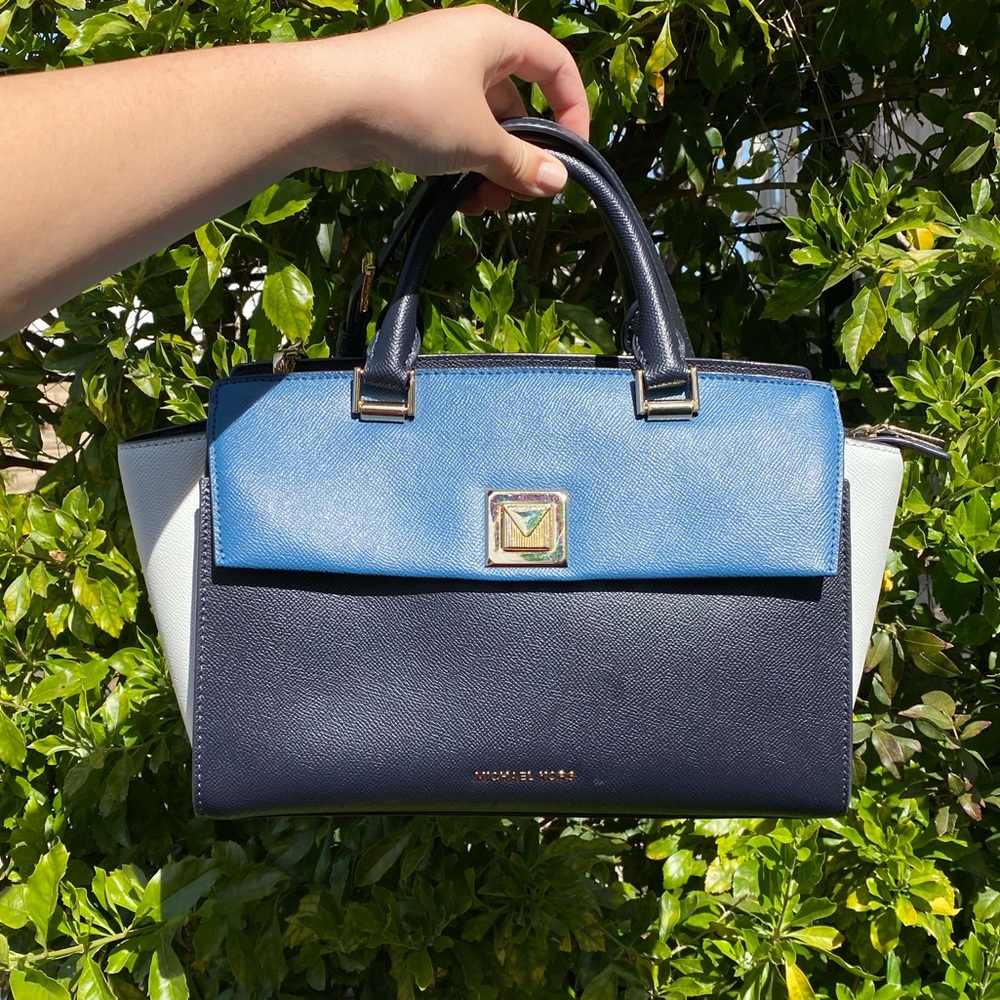 💘 Host Pick 💘 MK Sylvia Medium Crossgrain Leather Satchel